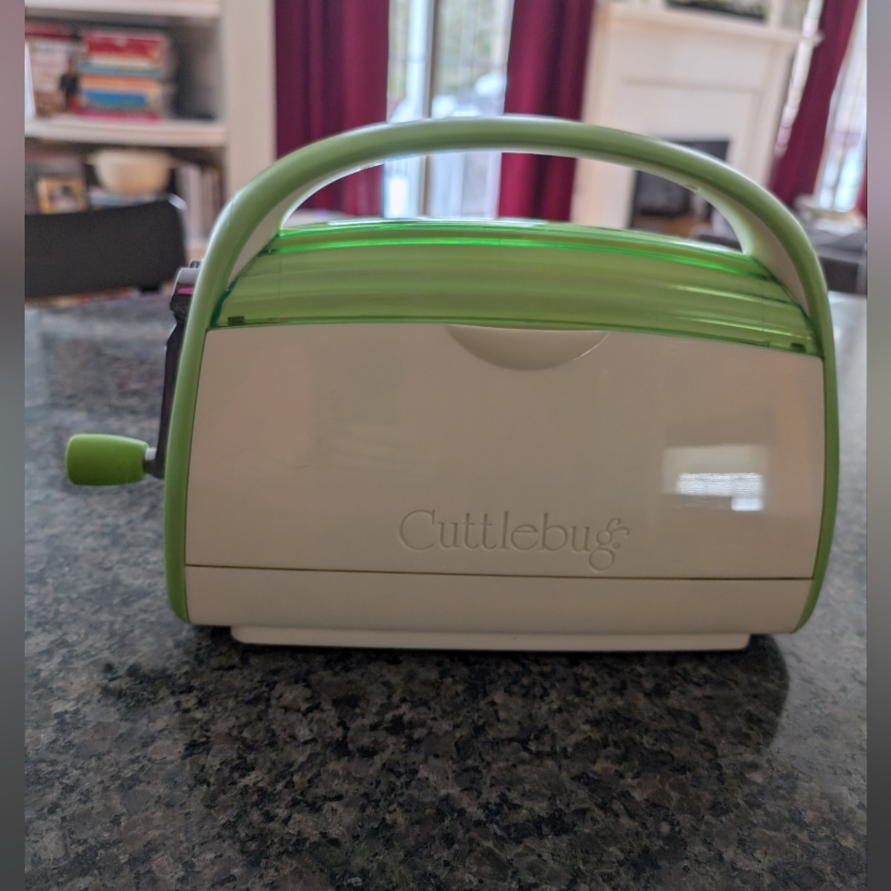 Provo craft "Cuttlebug" Die cutter and embossing machine